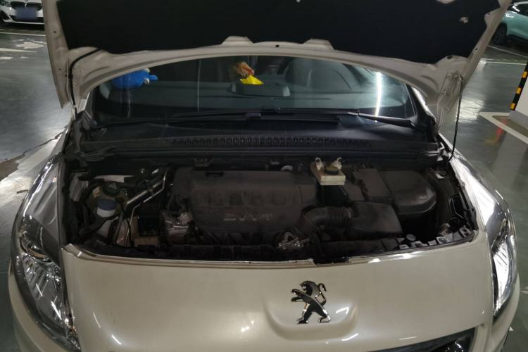 Used Peugeot 3008 2015 2.0L Automatic Trend Edition Engine Bay