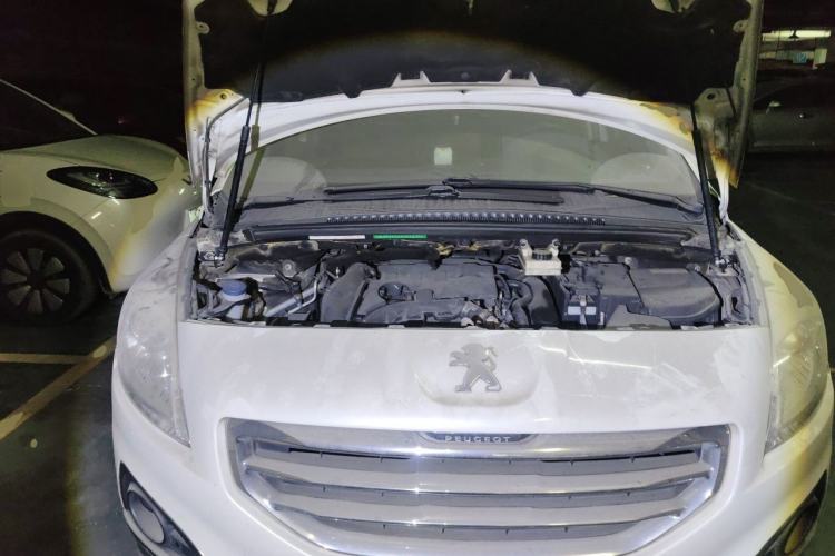 Used Peugeot 3008 2015 1.6THP Automatic Prestige Edition Engine Bay