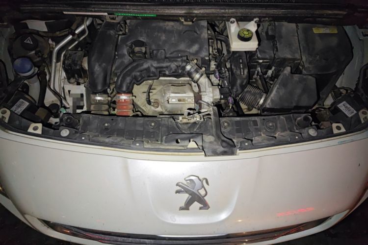 Used Peugeot 3008 2015 1.6THP Automatic Classic Edition Engine Bay