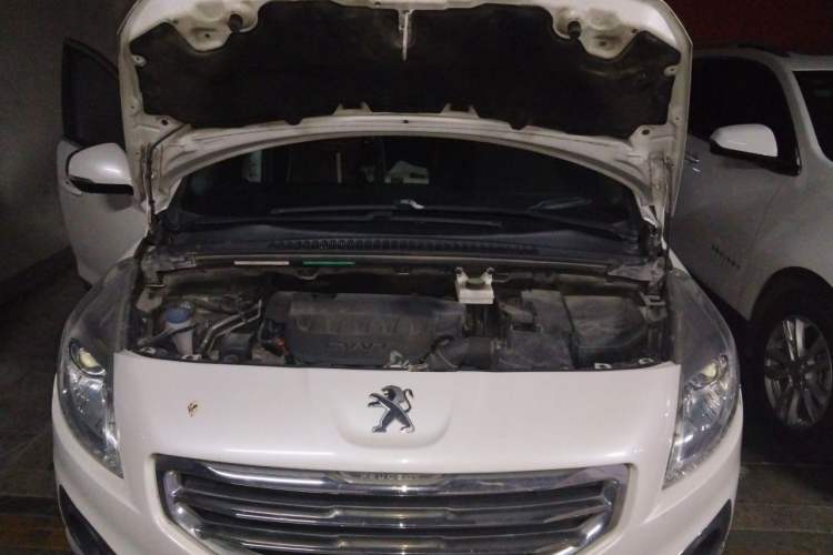Used Peugeot 3008 2015 2.0L Automatic Classic Edition Engine Bay