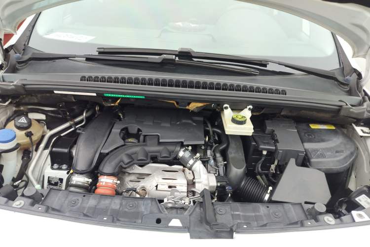 Used Peugeot 3008 2015 1.6THP Automatic Trend Edition Engine Bay