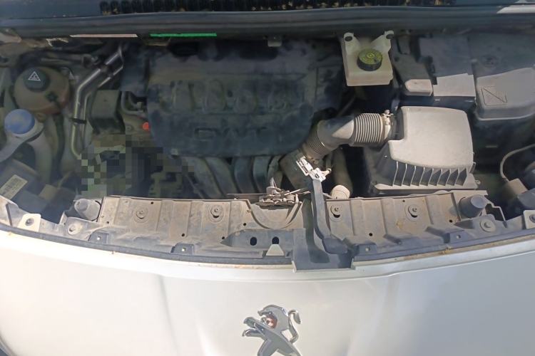 Used Peugeot 3008 2015 2.0L Automatic Trend Edition Engine Bay