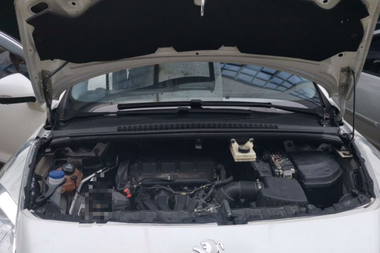 Used Peugeot 3008 2015 2.0L Automatic Classic Edition Engine Bay