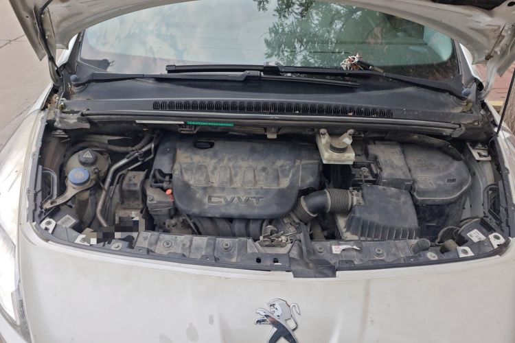 Used Peugeot 3008 2015 2.0L Automatic Trend Edition Engine Bay
