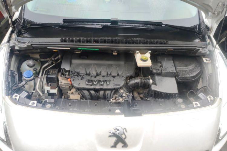 Used Peugeot 3008 2015 2.0L Automatic Classic Edition Engine Bay