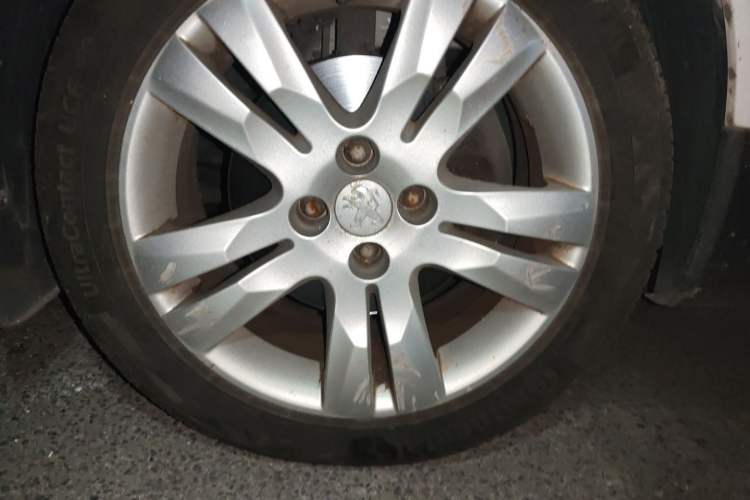 Used Peugeot 3008 2015 2.0L Automatic Classic Edition Exterior 1