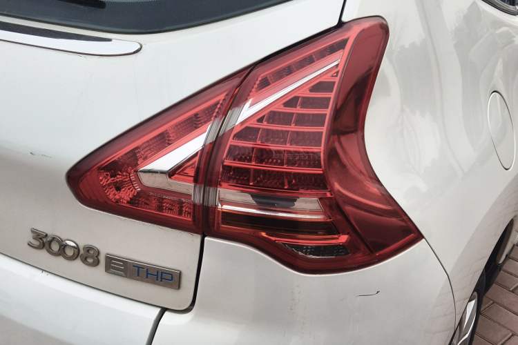 Used Peugeot 3008 2015 1.6THP Automatic Prestige Edition Exterior 3