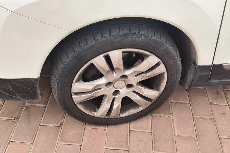 Used Peugeot 3008 2015 1.6THP Automatic Prestige Edition Exterior 4