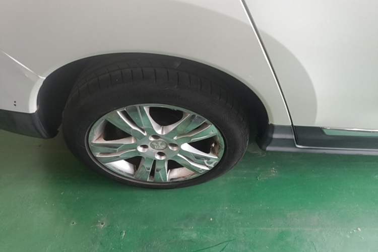 Used Peugeot 3008 2015 2.0L Manual Classic Edition Exterior 5