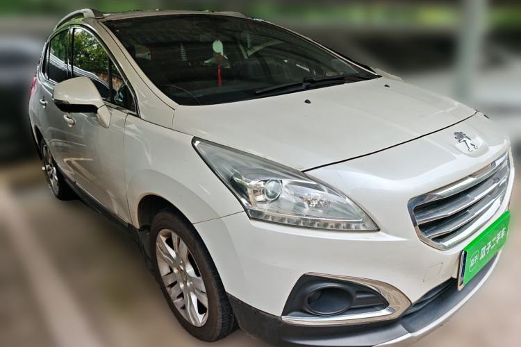 Used Peugeot 3008 2015 2.0L Automatic Classic Edition Front Right 45 Deg