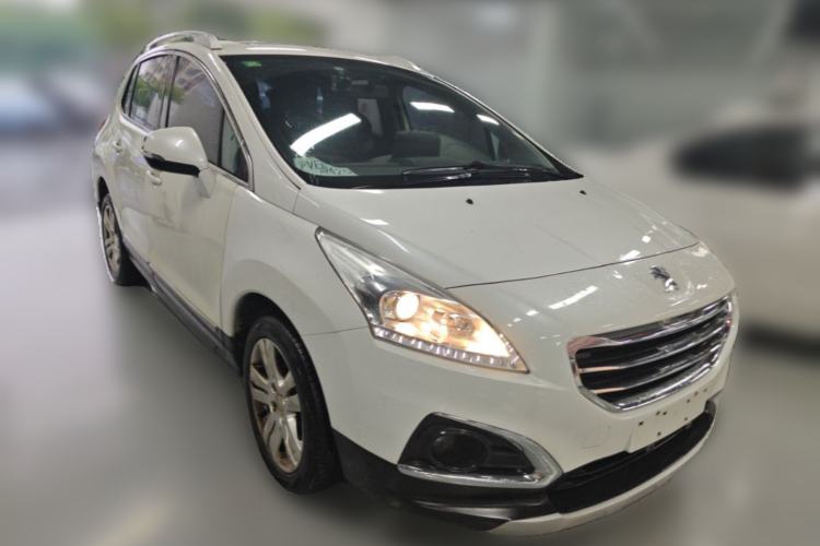 Used Peugeot 3008 2015 2.0L Automatic Trend Edition Front Right 45 Deg