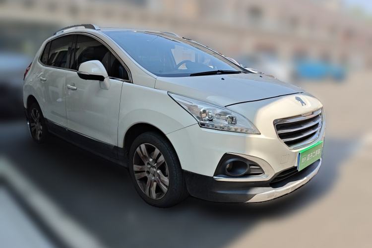 Used Peugeot 3008 2015 2.0L Automatic Classic Edition Front Right 45 Deg