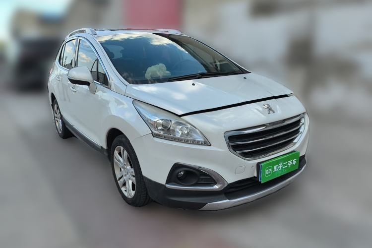 Used Peugeot 3008 2015 1.6THP Roland Garros Edition Front Right 45 Deg