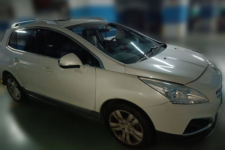 Used Peugeot 3008 2015 2.0L Automatic Trend Edition Front Right 45 Deg
