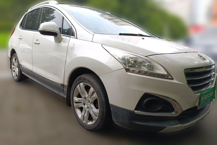 Used Peugeot 3008 2015 2.0L Automatic Trend Edition Front Right 45 Deg