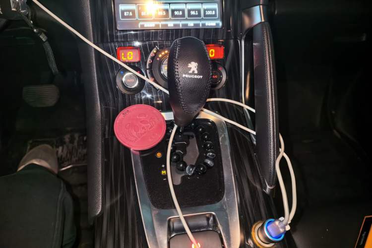 Used Peugeot 3008 2015 1.6THP Automatic Prestige Edition Gear Lever