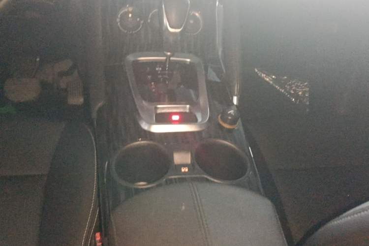 Used Peugeot 3008 2015 2.0L Automatic Classic Edition Gear Lever