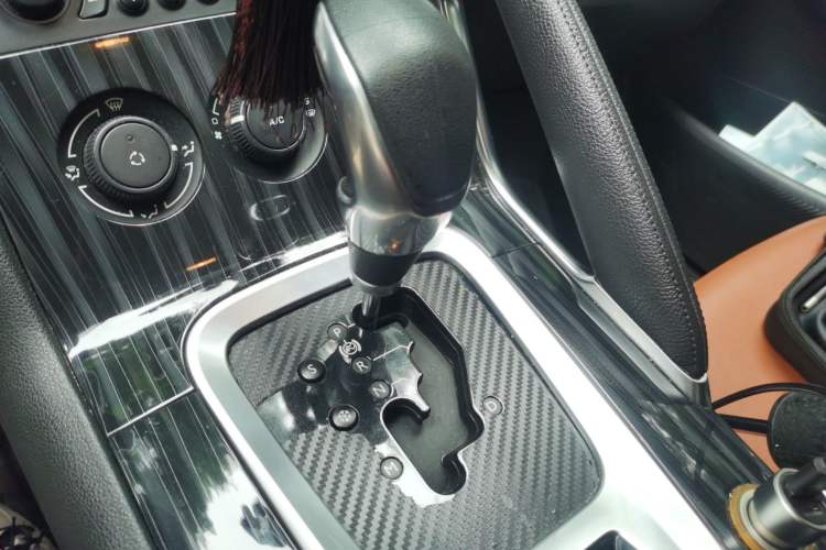 Used Peugeot 3008 2015 2.0L Automatic Classic Edition Gear Lever