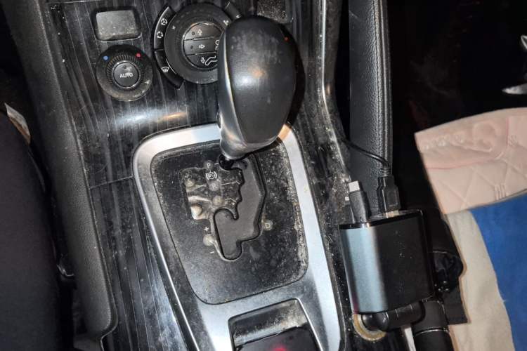 Used Peugeot 3008 2015 1.6THP Automatic Prestige Edition Gear Lever