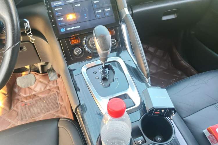 Used Peugeot 3008 2015 2.0L Automatic Trend Edition Gear Lever