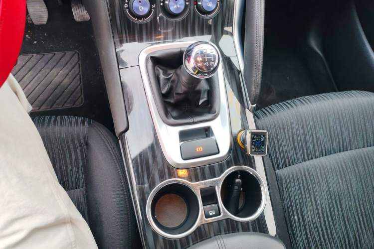 Used Peugeot 3008 2015 2.0L Manual Classic Edition Gear Lever