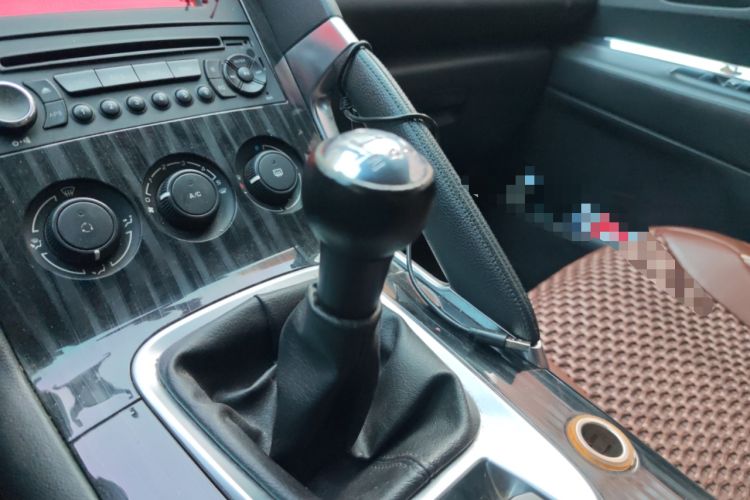 Used Peugeot 3008 2015 2.0L Manual Classic Edition Gear Lever