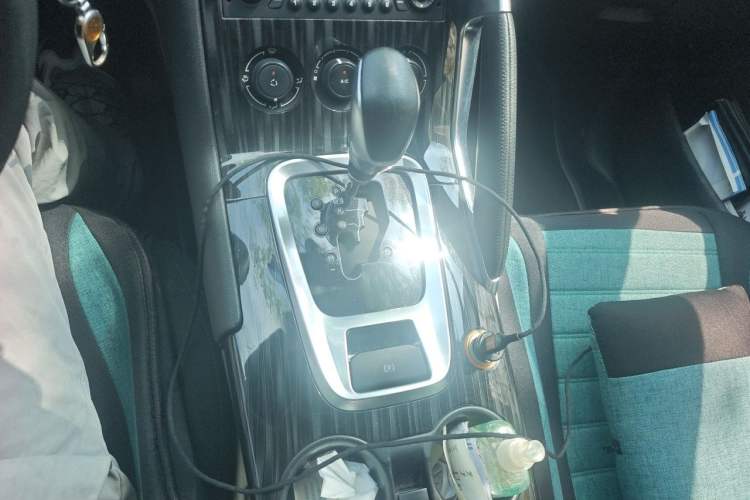 Used Peugeot 3008 2015 2.0L Automatic Classic Edition Gear Lever