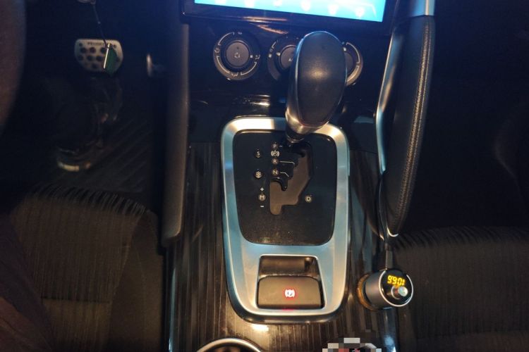 Used Peugeot 3008 2015 2.0L Automatic Classic Edition Gear Lever