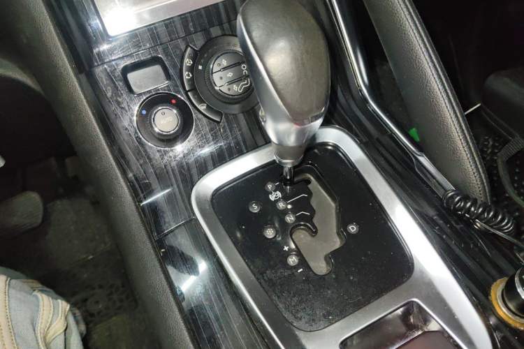 Used Peugeot 3008 2015 1.6THP Automatic Prestige Edition Gear Lever