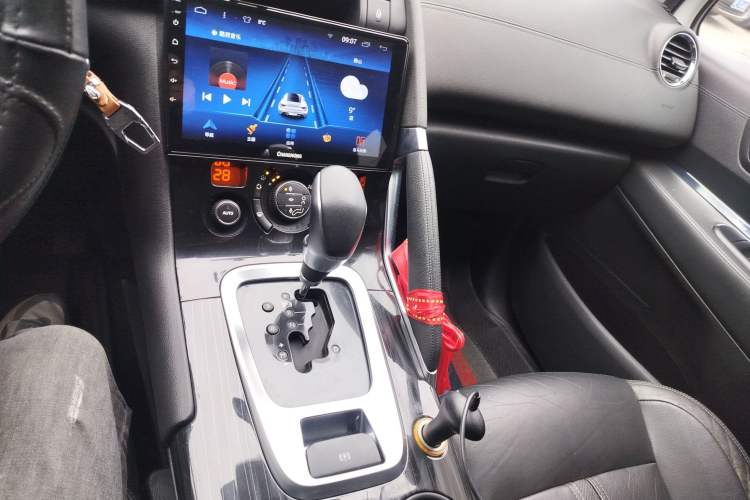 Used Peugeot 3008 2015 1.6THP Automatic Trend Edition Gear Lever
