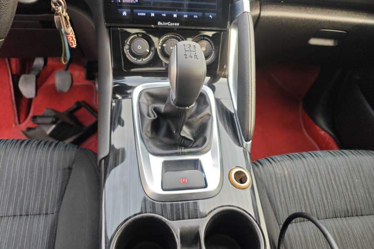 Used Peugeot 3008 2015 2.0L Manual Classic Edition Gear Lever