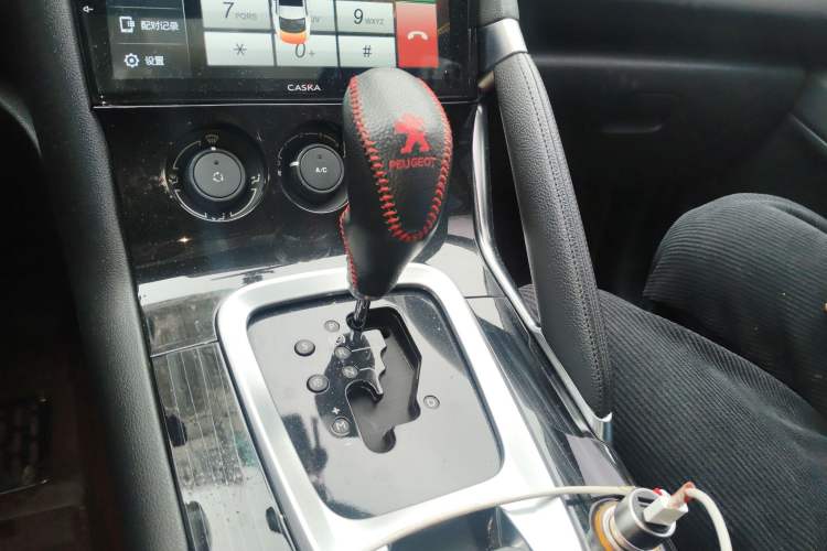 Used Peugeot 3008 2015 2.0L Automatic Classic Edition Gear Lever