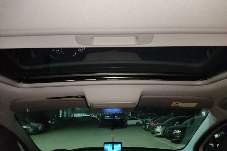 Used Peugeot 3008 2015 2.0L Manual Classic Edition Headliner