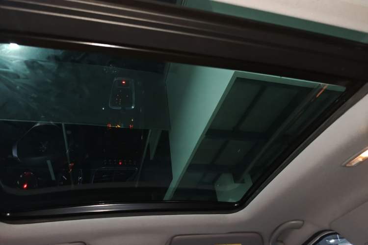 Used Peugeot 3008 2015 1.6THP Automatic Prestige Edition Headliner
