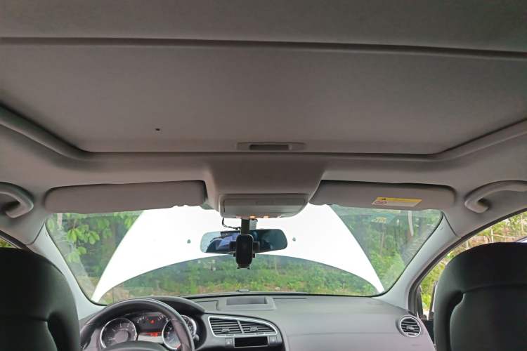 Used Peugeot 3008 2015 1.6THP Automatic Trend Edition Headliner