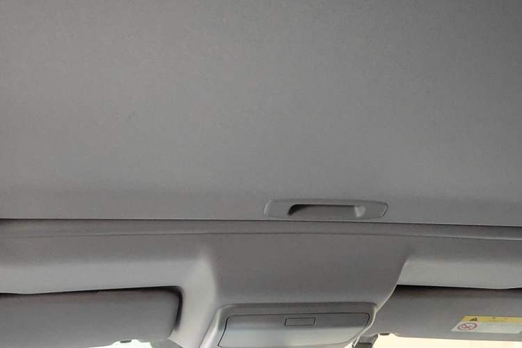 Used Peugeot 3008 2015 2.0L Automatic Trend Edition Headliner
