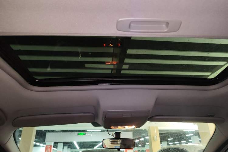Used Peugeot 3008 2015 2.0L Automatic Trend Edition Headliner