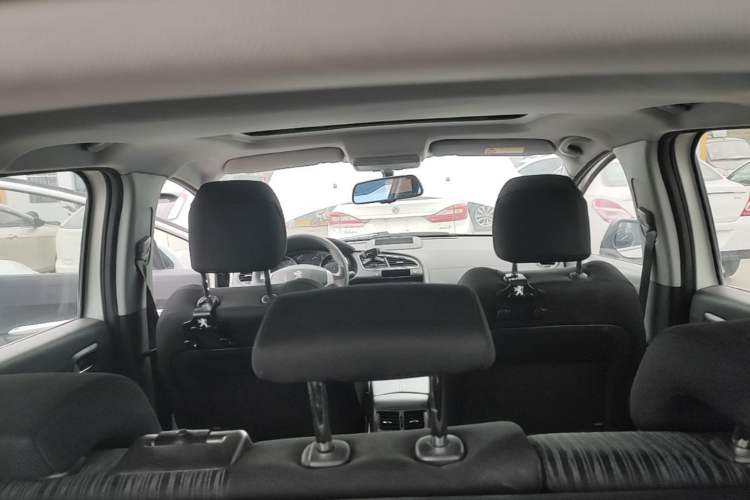 Used Peugeot 3008 2015 2.0L Automatic Classic Edition Headliner
