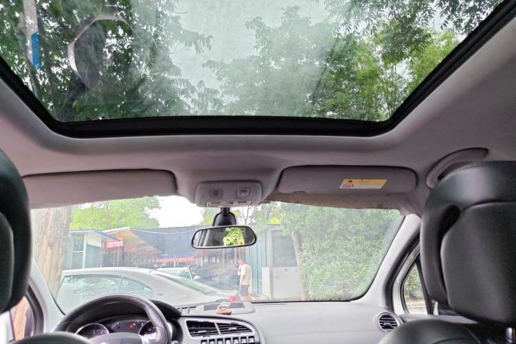 Used Peugeot 3008 2015 1.6THP Automatic Prestige Edition Headliner