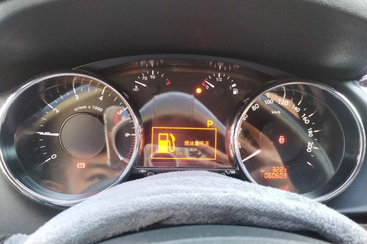 Used Peugeot 3008 2015 2.0L Automatic Classic Edition Instrument Cluster