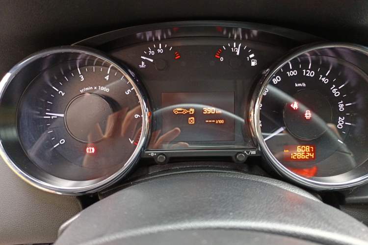 Used Peugeot 3008 2015 2.0L Manual Classic Edition Instrument Cluster