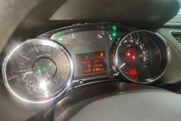 Used Peugeot 3008 2015 1.6THP Automatic Classic Edition Instrument Cluster
