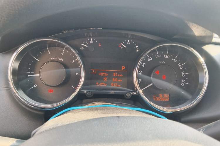 Used Peugeot 3008 2015 1.6THP Automatic Classic Edition Instrument Cluster