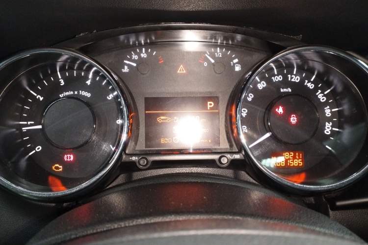 Used Peugeot 3008 2015 1.6THP Automatic Trend Edition Instrument Cluster