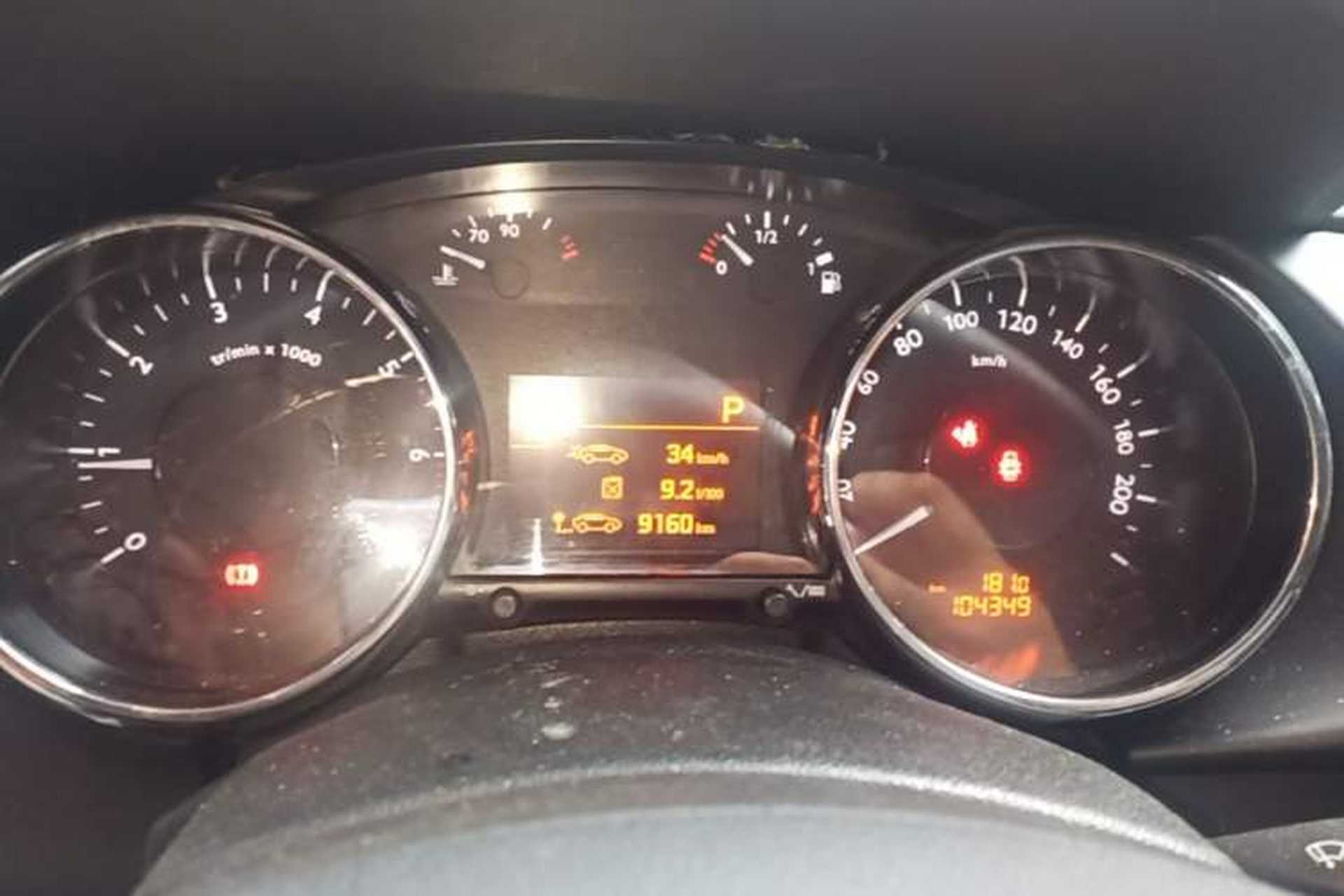 Used Peugeot 3008 2015 2.0L Automatic Classic Edition Instrument Cluster