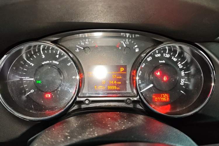 Used Peugeot 3008 2015 2.0L Automatic Classic Edition Instrument Cluster