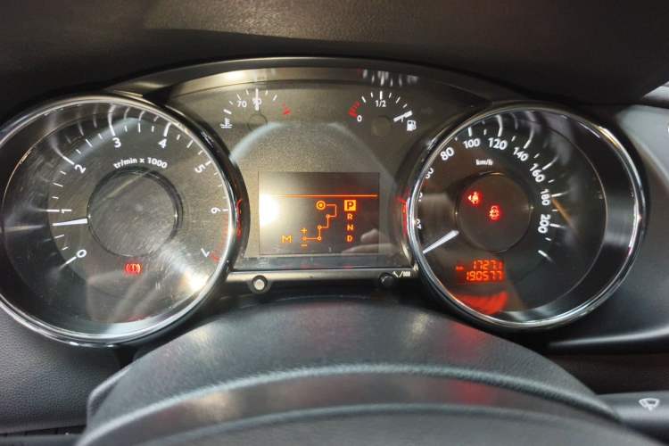 Used Peugeot 3008 2015 2.0L Automatic Classic Edition Instrument Cluster