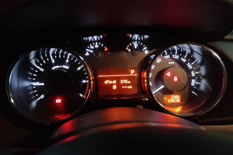Used Peugeot 3008 2015 2.0L Automatic Classic Edition Instrument Cluster