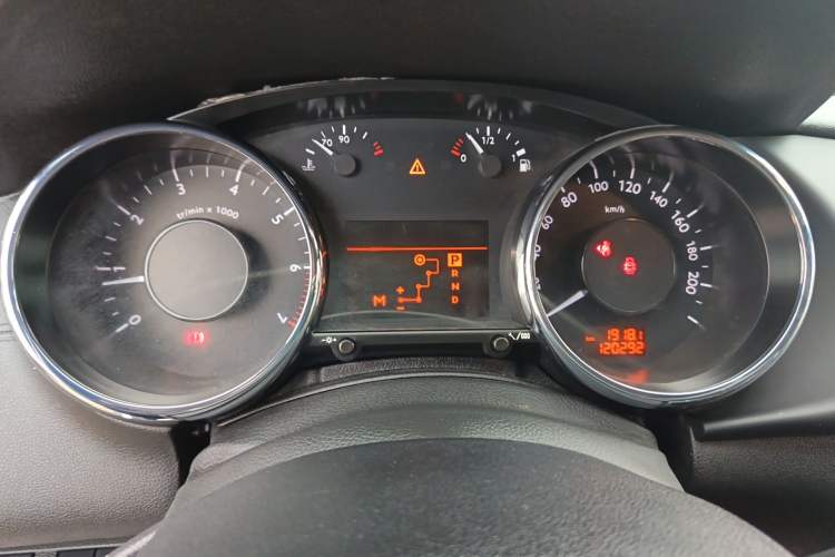 Used Peugeot 3008 2015 1.6THP Automatic Trend Edition Instrument Cluster