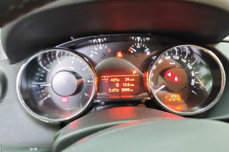 Used Peugeot 3008 2015 2.0L Automatic Trend Edition Instrument Cluster